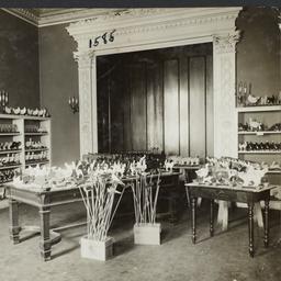 Old Men's Toy Shop Albu...